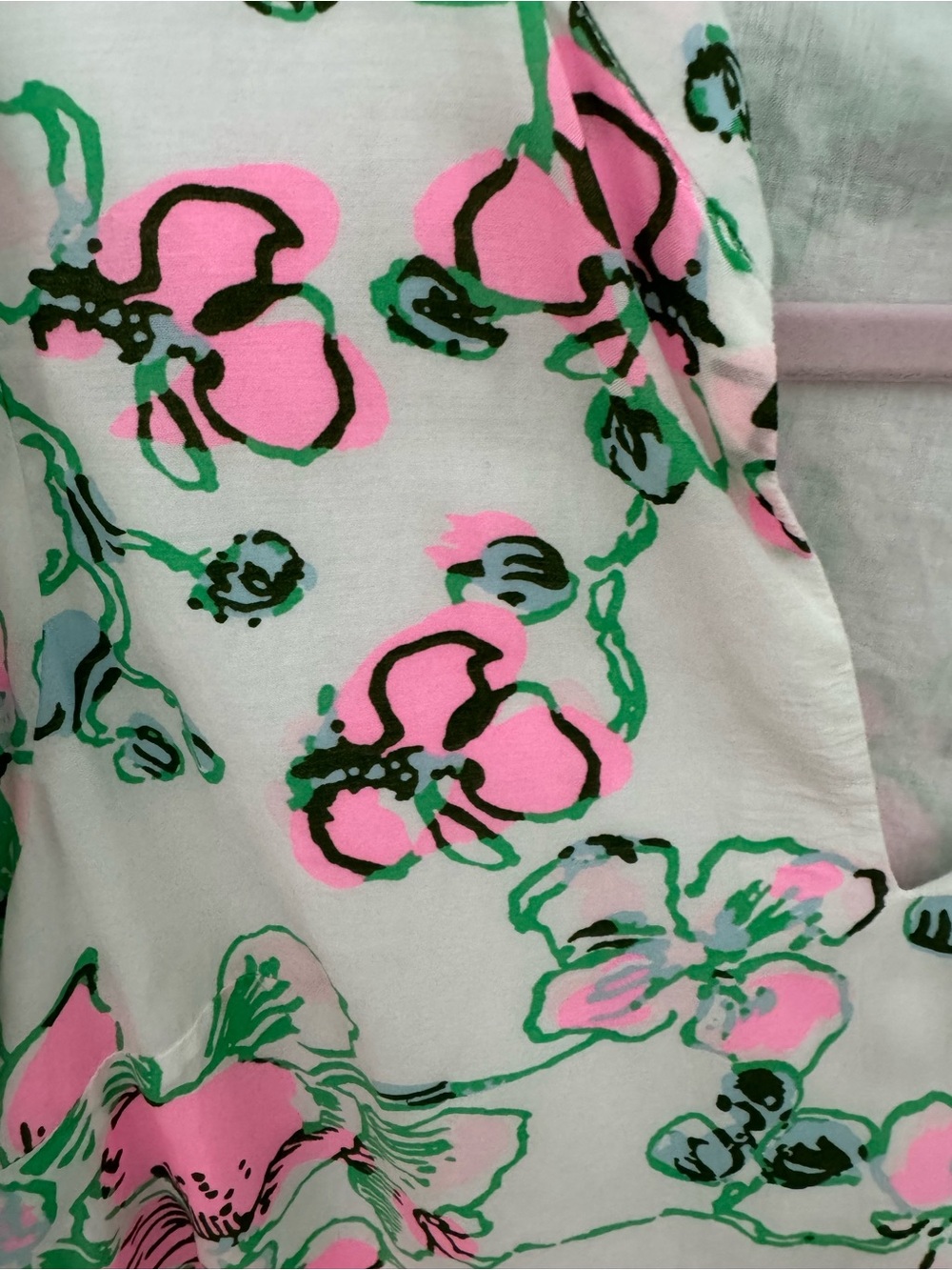 Lilly Pulitzer  Floral Blouse. Size Medium - Picture 3 of 3